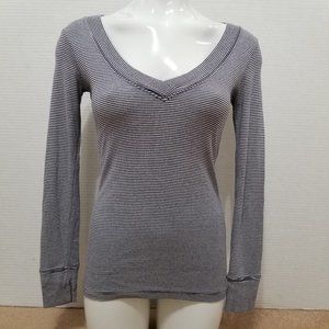 GAP top XS striped long sleeve v-neck cotton modal Factory minimalist